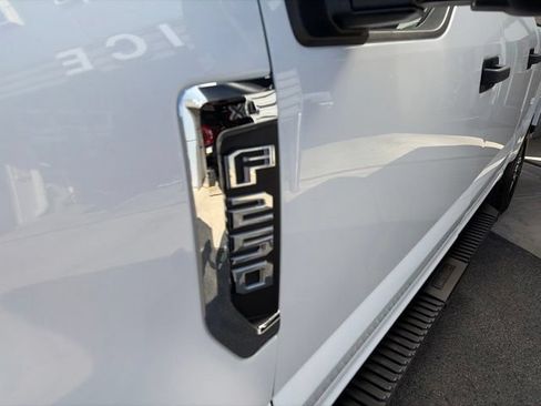 Used 2022 Ford F250 XL w/ Power Equipment Group AWD/4WD image 7