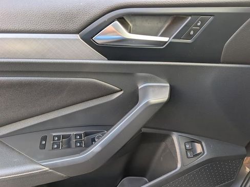 Used 2024 Volkswagen Jetta SE image 15