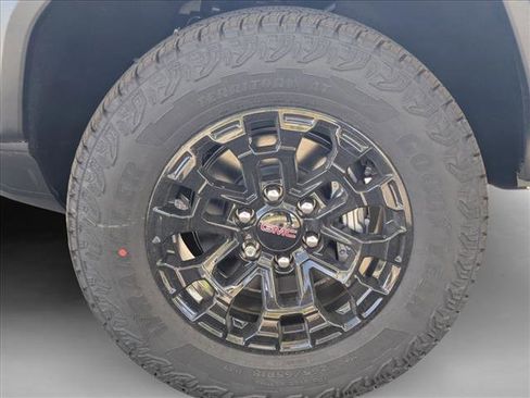 New 2026 GMC Canyon Elevation w/ Convenience Package image 18