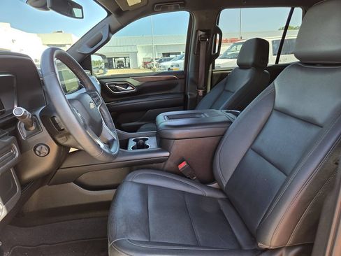 Used 2022 Chevrolet Tahoe LT w/ Luxury Package AWD/4WD image 16