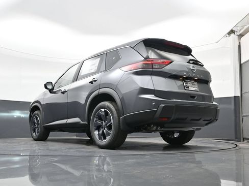 Certified 2026 Nissan Rogue SV FWD image 24