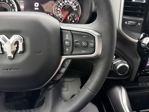 Used 2025 RAM 1500 Big Horn AWD/4WD image 23