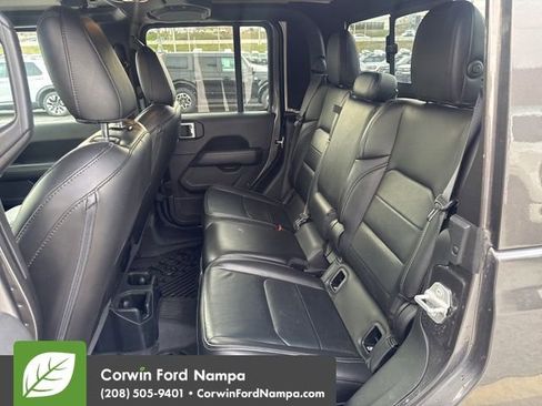 Used 2022 Jeep Gladiator Overland w/ Popular Equipment Package image 11