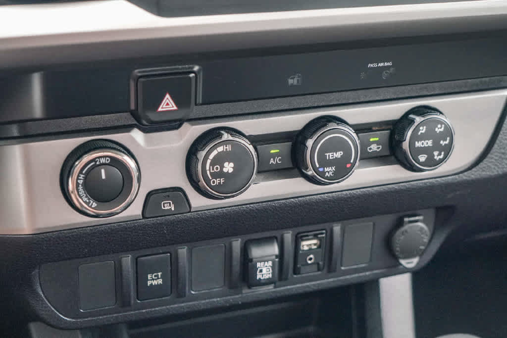 Used 2019 Toyota Tacoma SR5 AWD/4WD image 21