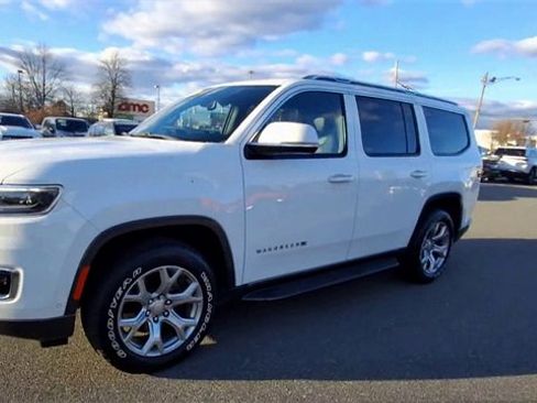 Used 2022 Jeep Wagoneer Series II image 4