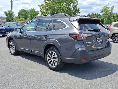 Used 2024 Subaru Outback Premium AWD/4WD image 7