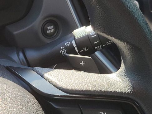 Used 2025 Subaru Crosstrek 2.0i Premium w/ Convenience Package #2 image 28