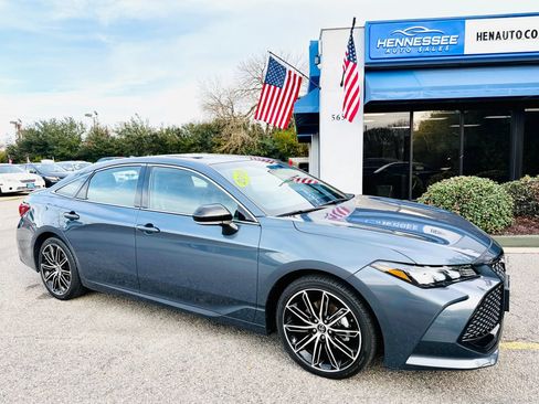 Used 2019 Toyota Avalon XSE w/ All Weather Liner Package image 13