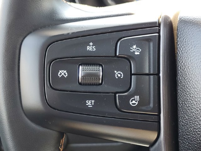 Used 2024 GMC Yukon AT4 w/ Technology Package AWD/4WD image 17