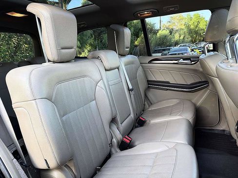 Used 2013 Mercedes-Benz GL 450 4MATIC image 22