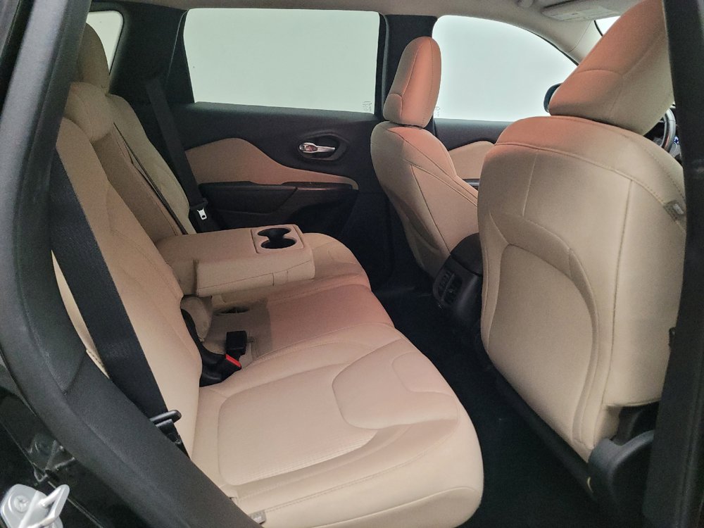 Used 2015 Jeep Cherokee Latitude w/ Cold Weather Group AWD/4WD image 19