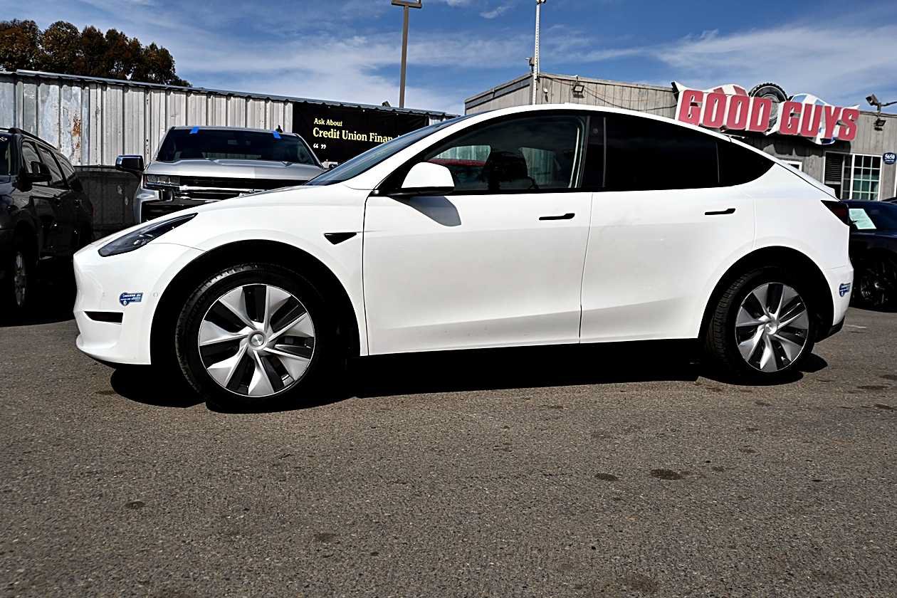 Used 2021 Tesla Model Y Long Range AWD/4WD image 4
