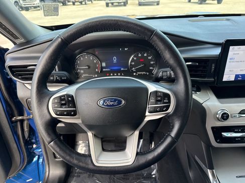 Used 2023 Ford Explorer XLT w/ Equipment Group 202A RWD image 15