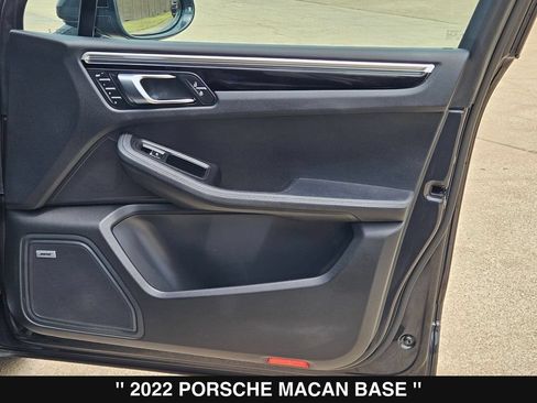 Used 2022 Porsche Macan AWD/4WD image 31