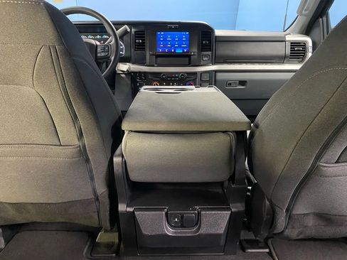 Used 2025 Ford F350 XLT image 40