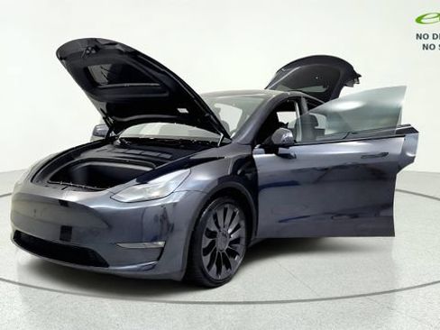 Used 2024 Tesla Model Y Performance AWD/4WD image 13