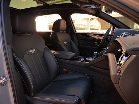 New 2025 Bentley Bentayga AWD/4WD image 24