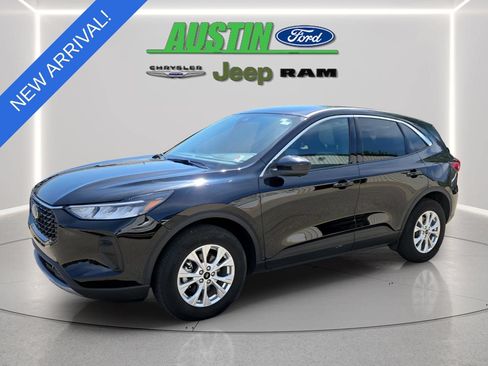 Used 2023 Ford Escape Active w/ Tech Pack #2 AWD/4WD image 1