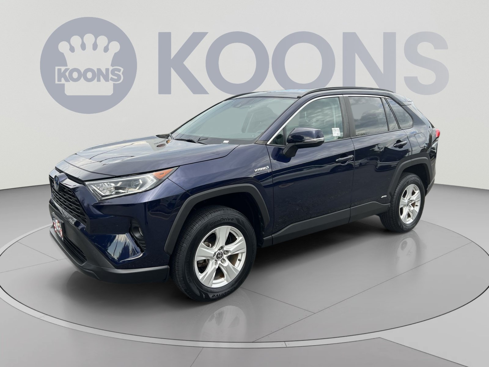 Used 2021 Toyota RAV4 XLE AWD/4WD image 1