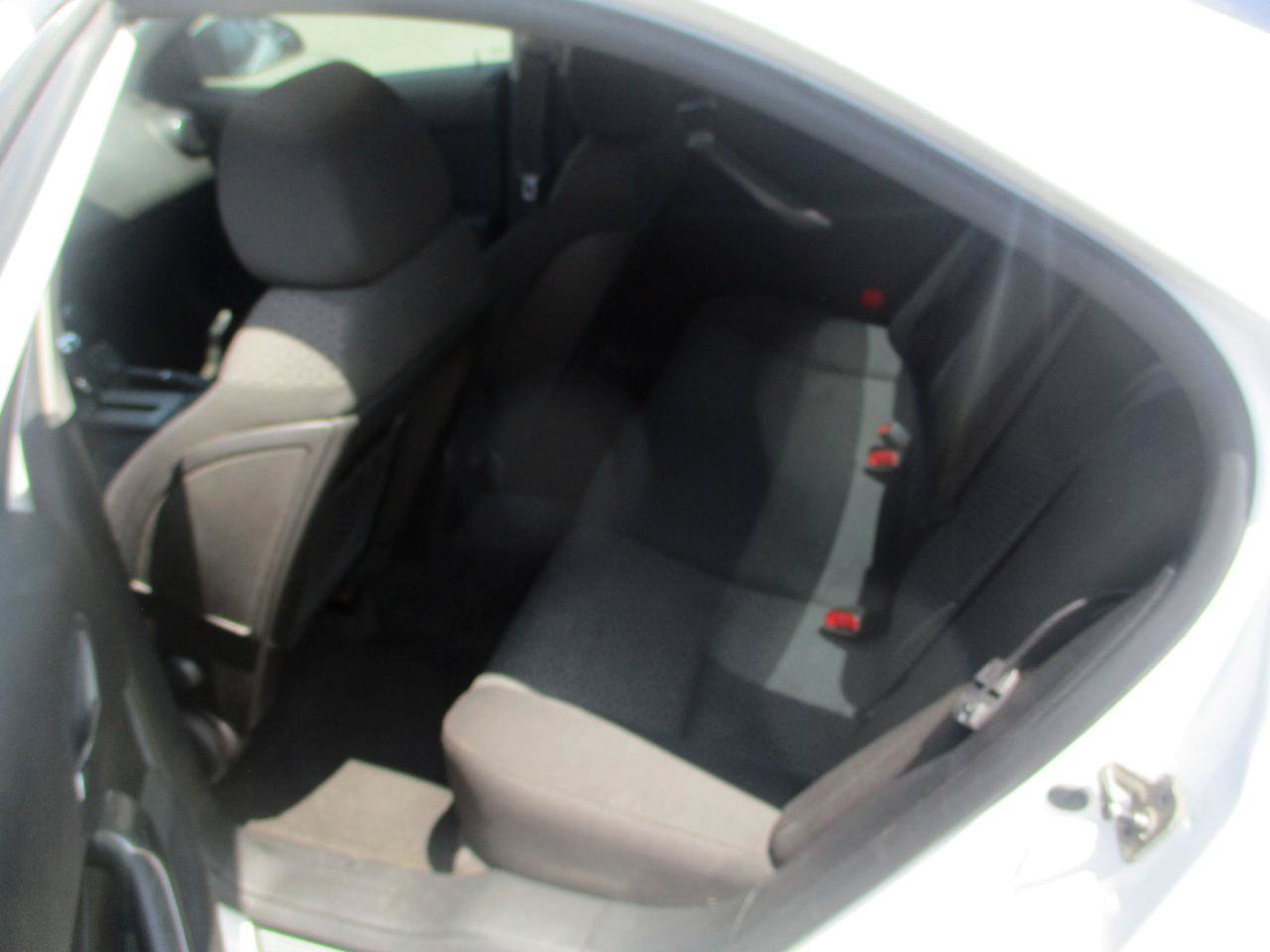 Used 2009 Pontiac G6 Sedan w/ Sport Package 2 FWD image 9