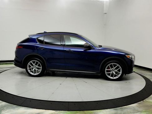 Used 2018 Alfa Romeo Stelvio Ti Sport AWD/4WD image 4