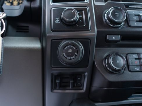 Used 2018 Ford F150 XLT w/ Equipment Group 302A Luxury image 40