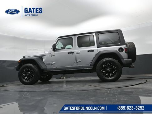 Used 2018 Jeep Wrangler Unlimited Sport AWD/4WD image 40
