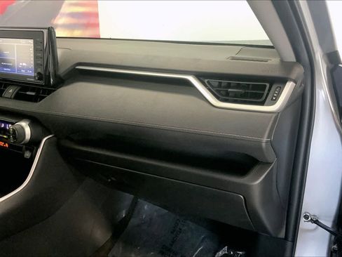 Used 2022 Toyota RAV4 XLE image 21