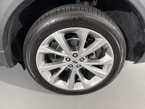 Used 2022 Ford Explorer Platinum w/ Equipment Group 601A AWD/4WD image 7