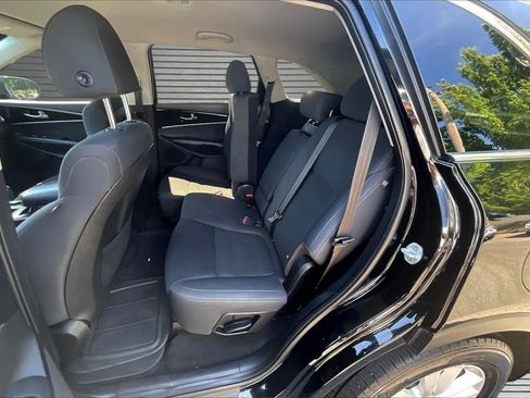 Used 2019 Kia Sorento AWD image 21