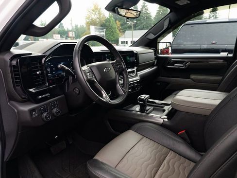 Used 2023 Chevrolet Silverado 1500 ZR2 w/ Technology Package image 21