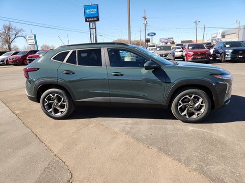 New 2026 Chevrolet Trax LT w/ Driver Confidence Package image 5