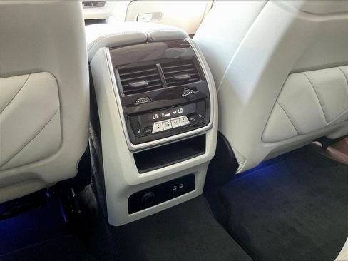 Used 2023 BMW XM AWD/4WD image 10