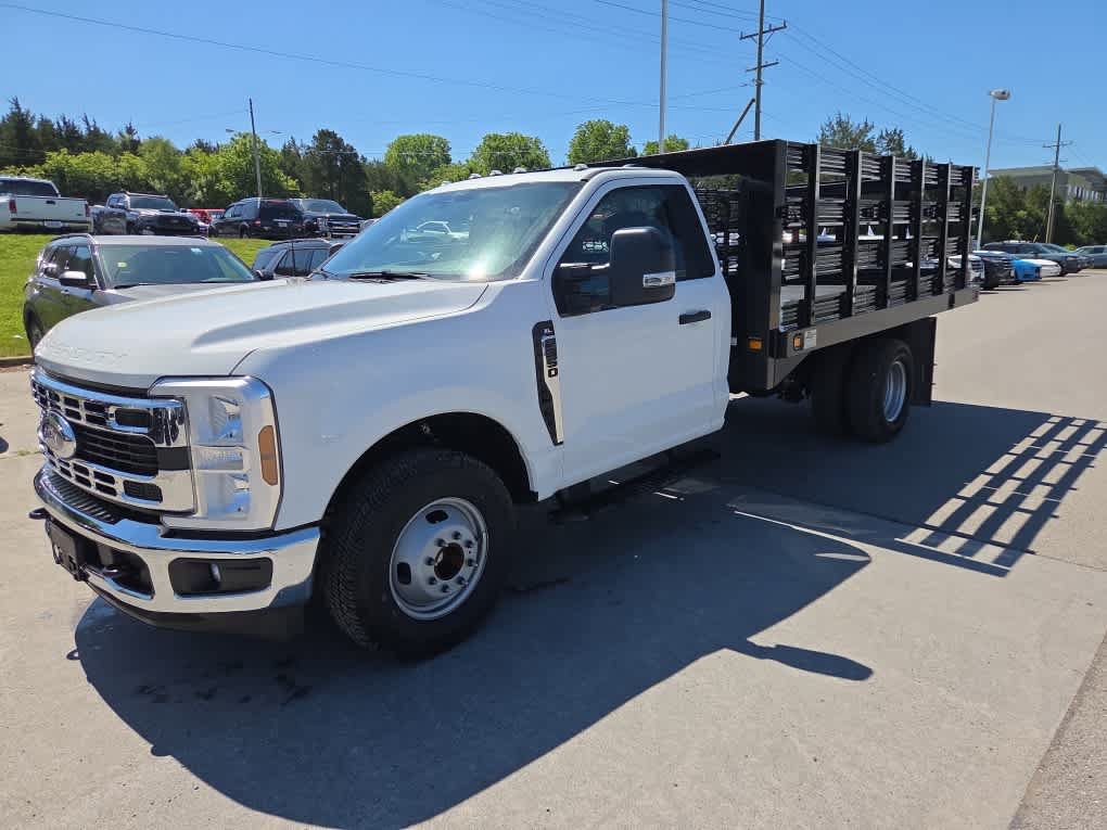 New 2025 Ford F350 XL w/ XL Chrome Package RWD image 3