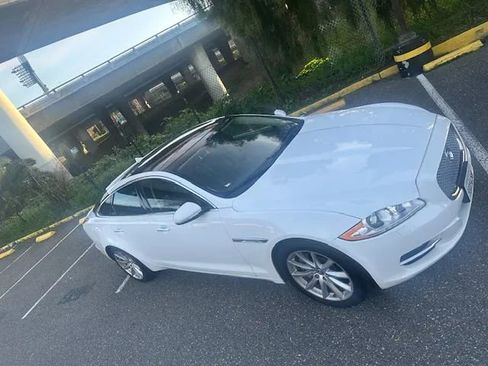 Used 2013 Jaguar XJ AWD image 3