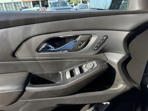 Used 2023 Chevrolet Traverse Premier image 24
