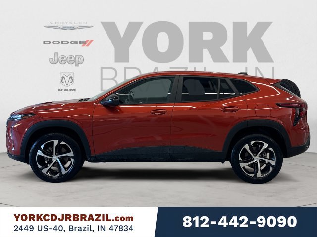 Used 2024 Chevrolet Trax RS w/ Driver Confidence Package FWD image 2