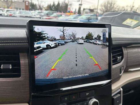 Used 2024 Ford Expedition Limited image 27