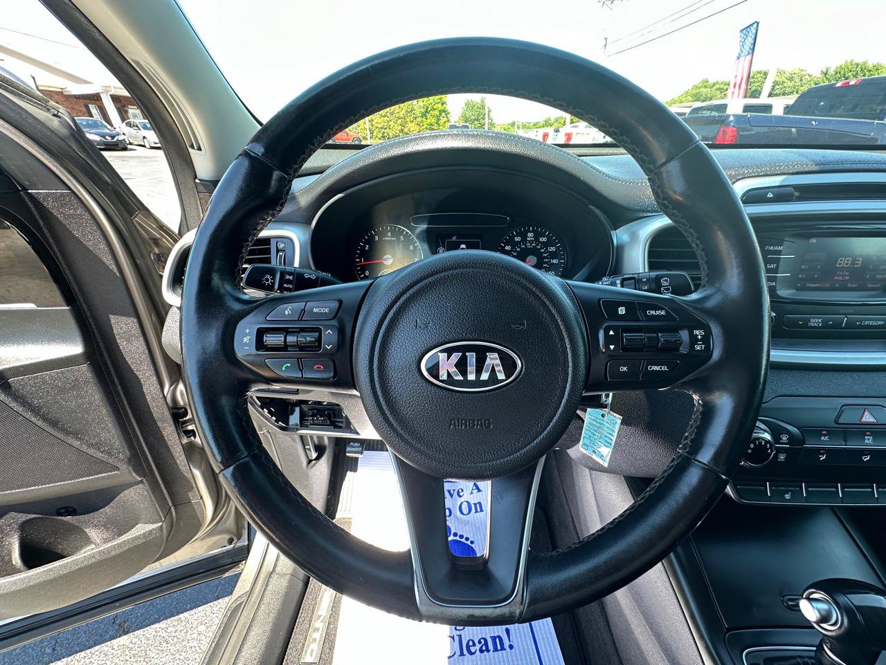 Used 2016 Kia Sorento FWD w/ LX Convenience Package image 12