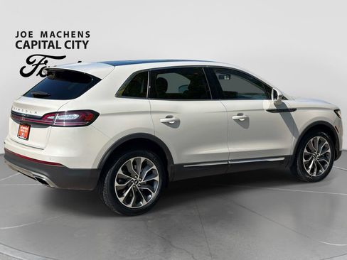Used 2022 Lincoln Nautilus Reserve AWD/4WD image 5