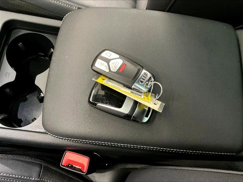 Used 2023 Audi Q5 2.0T Premium w/ Convenience Package AWD/4WD image 13