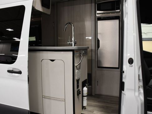 Used 2022 Mercedes-Benz Sprinter 144 Cargo image 22