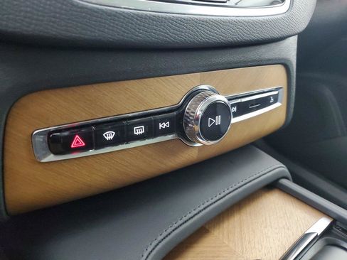 Used 2024 Volvo XC90 B6 Plus w/ Protection Package Premier AWD/4WD image 30
