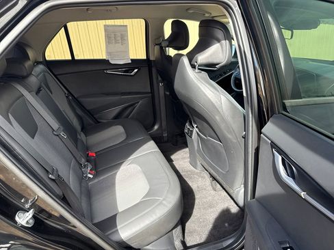 Used 2023 Kia Niro EX image 22