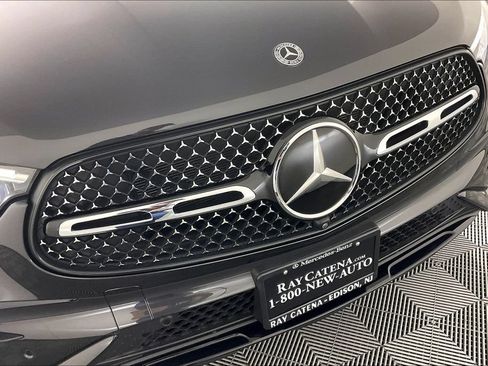 Certified 2025 Mercedes-Benz GLC 300 4MATIC image 22