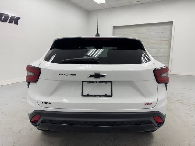 New 2026 Chevrolet Trax RS w/ Sunroof Package FWD image 6