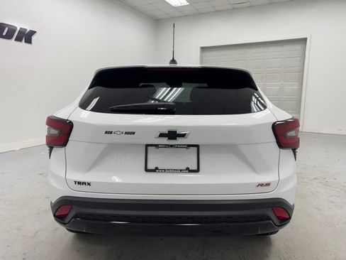 New 2026 Chevrolet Trax RS w/ Sunroof Package FWD image 6