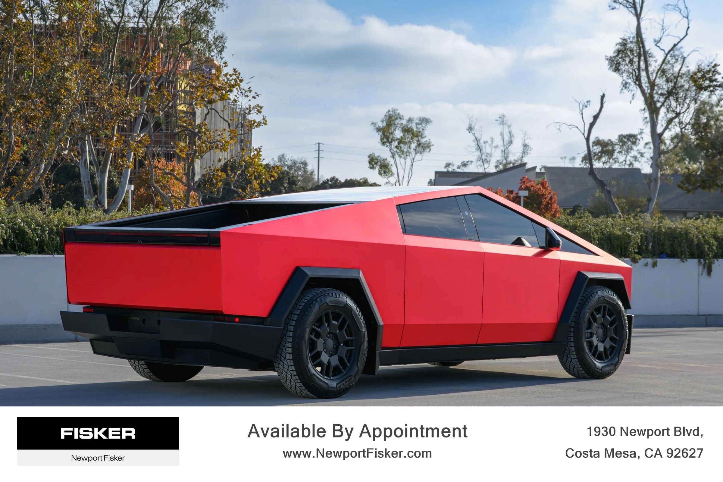 Used 2024 Tesla Cybertruck AWD Crew Cab image 8