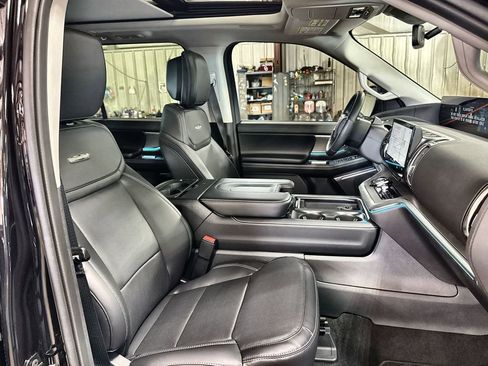 New 2026 Ford Expedition Platinum w/ Driver's Package AWD/4WD image 33