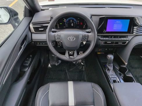 Certified 2025 Toyota Camry SE FWD image 15
